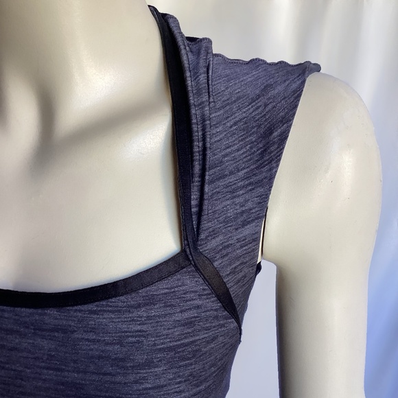 lululemon Grey/Black Cap Sleeve Top with Satin Trim Detail - Picture 4 of 5